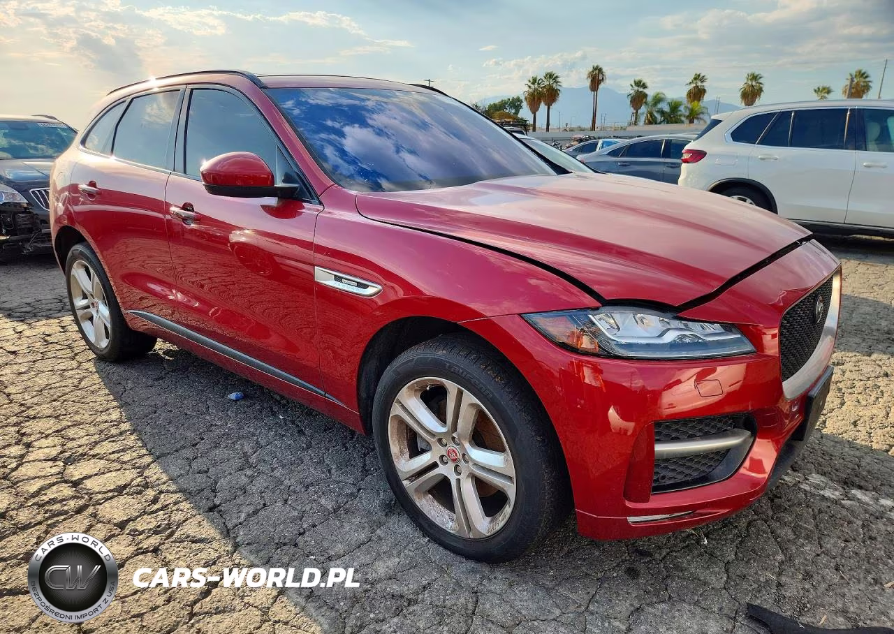 2017 Jaguar F-Pace R - Sport VIN:SADCL2BV1HA883268 - 4