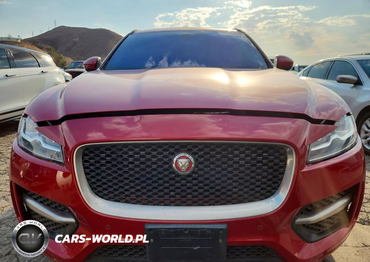 2017 Jaguar F-Pace R - Sport VIN:SADCL2BV1HA883268 - 5