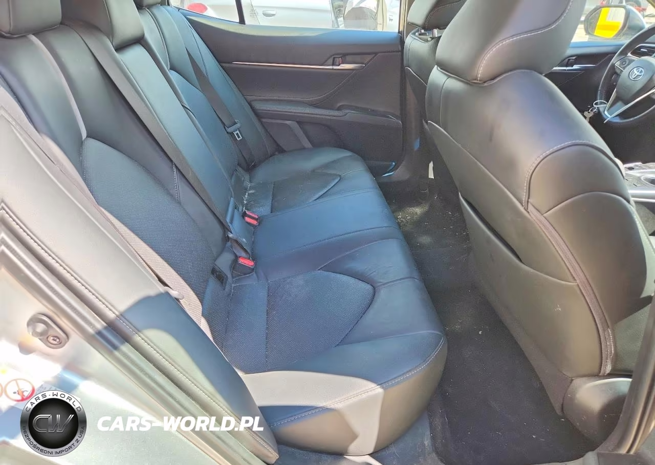 2018 Toyota Camry Xse VIN:4T1B61HK2JU106863 - 10