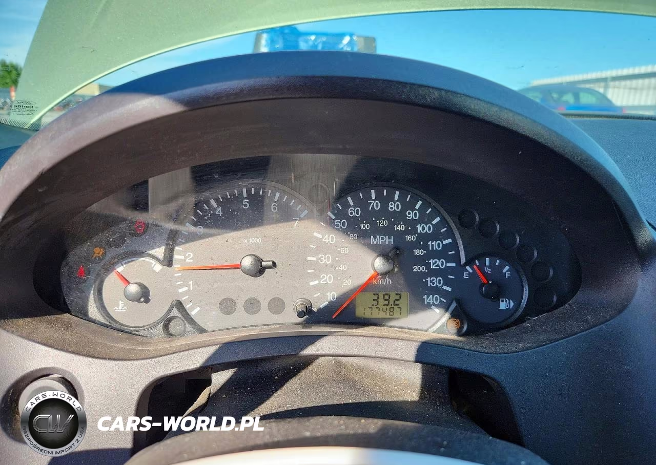 2007 Ford Focus Zx3 VIN:1FAHP31N37W233670 - 9
