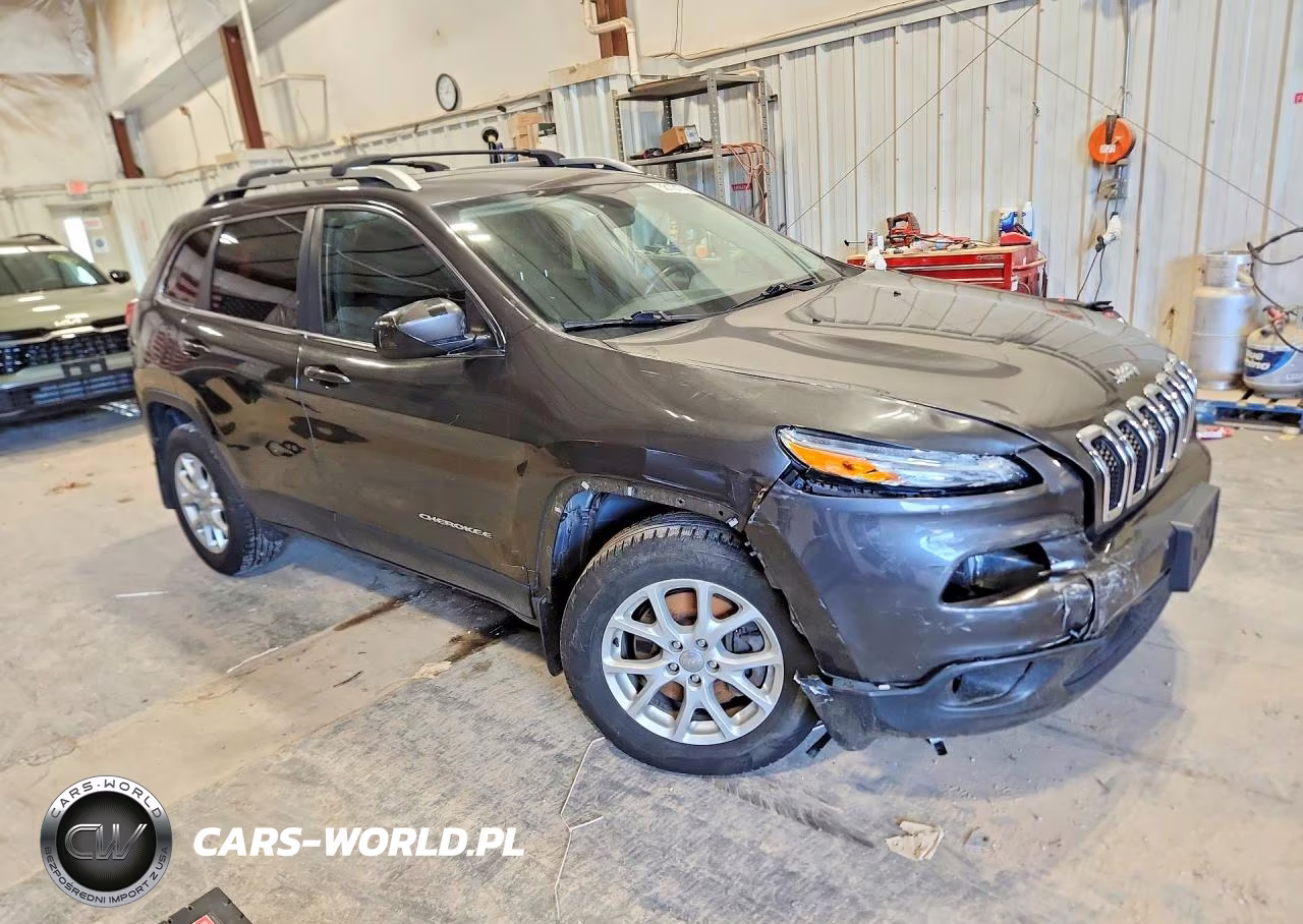 2015 Jeep Cherokee Latitude VIN:1C4PJMCB0FW675515 - 4