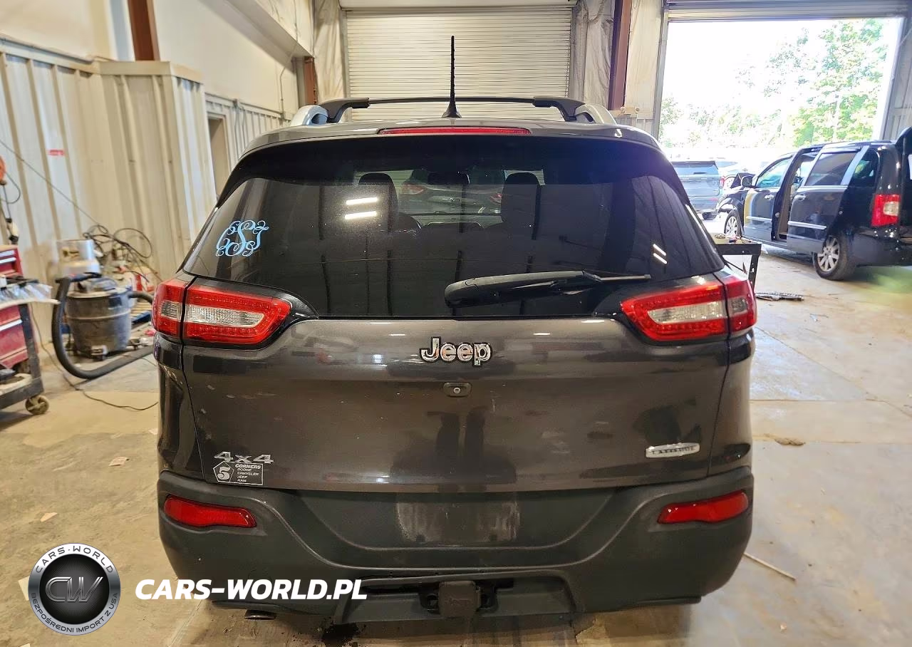 2015 Jeep Cherokee Latitude VIN:1C4PJMCB0FW675515 - 6