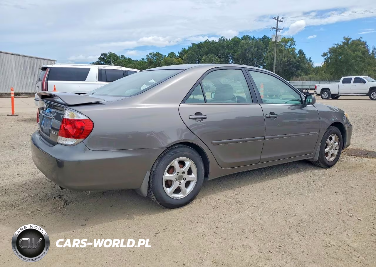 2005 Toyota Camry Le VIN:4T1BE32K05U951532 - 3
