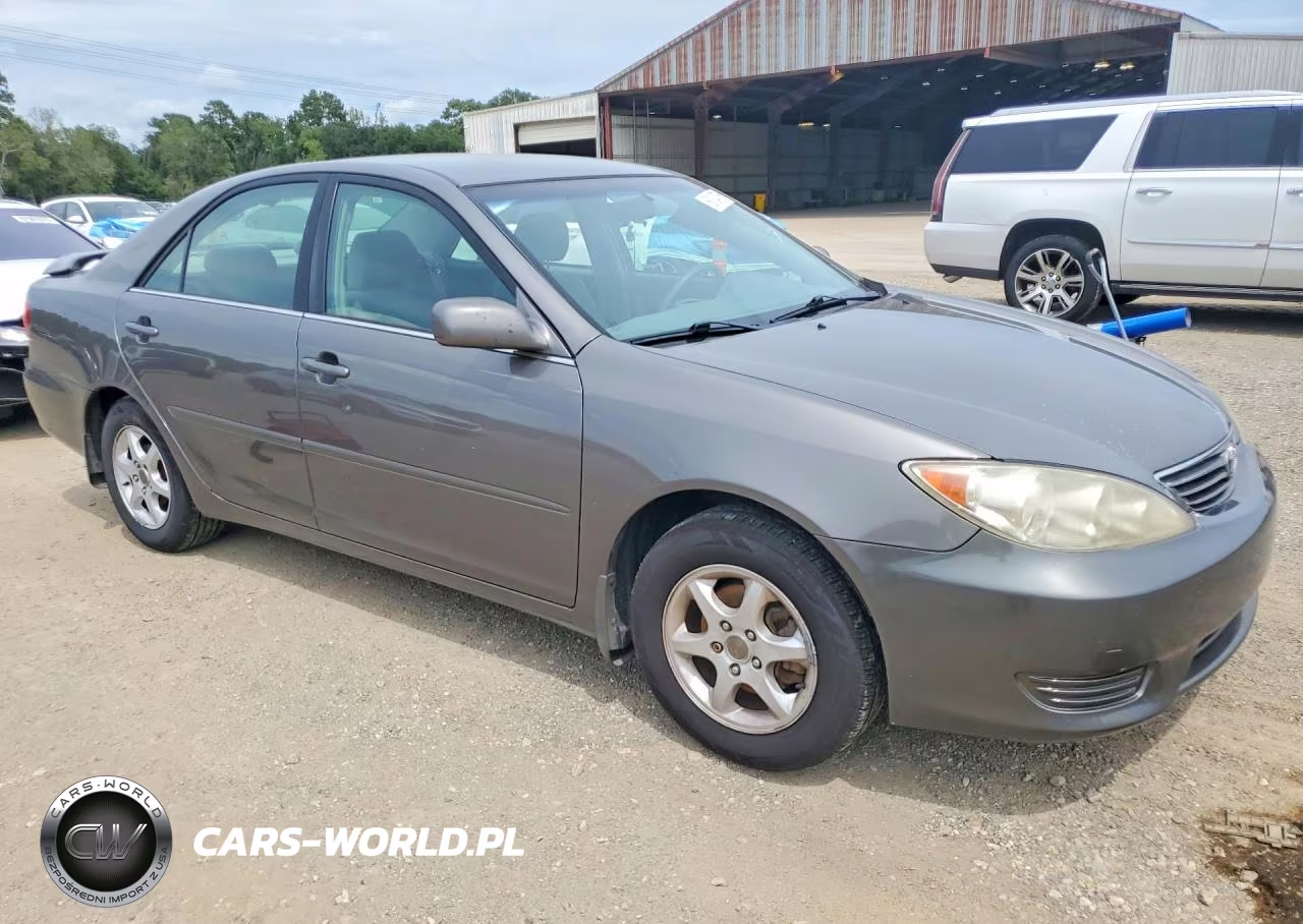 2005 Toyota Camry Le VIN:4T1BE32K05U951532 - 4