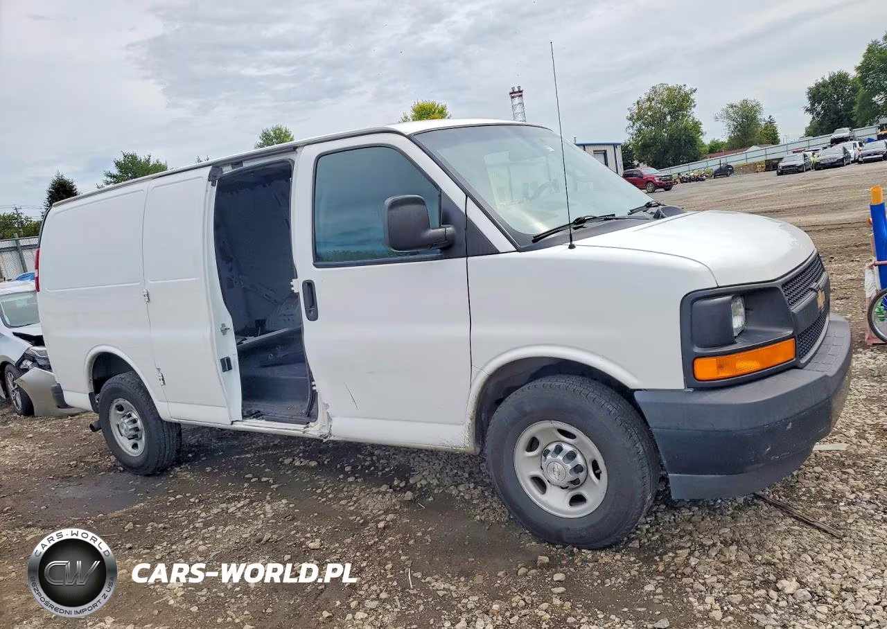2017 Chevrolet Express 3500 Cargo Delivery Van VIN:1GCZGGFG7H1139533 - 4
