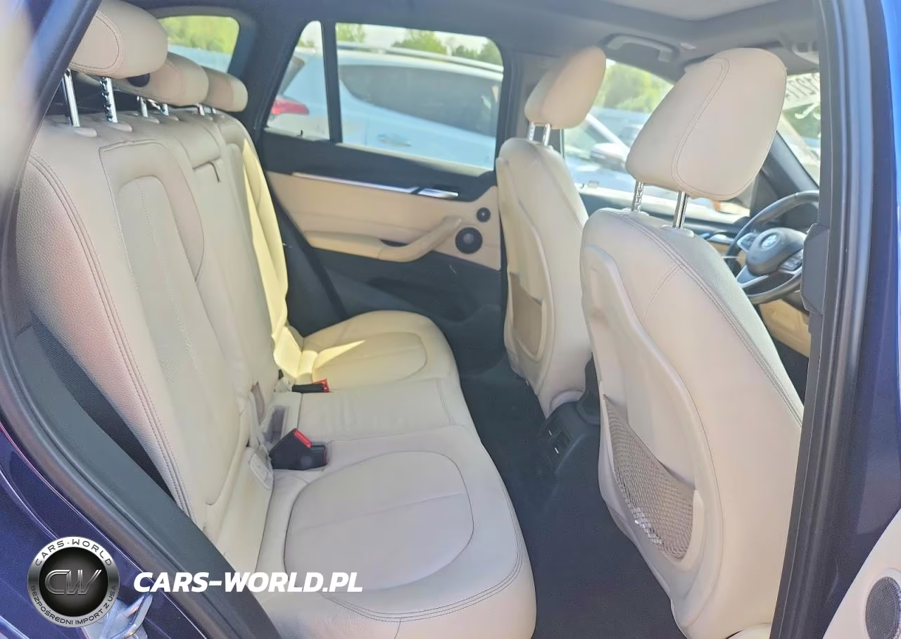 2018 BMW X1 xDrive28I VIN:WBXHT3C32J5F89564 - 11