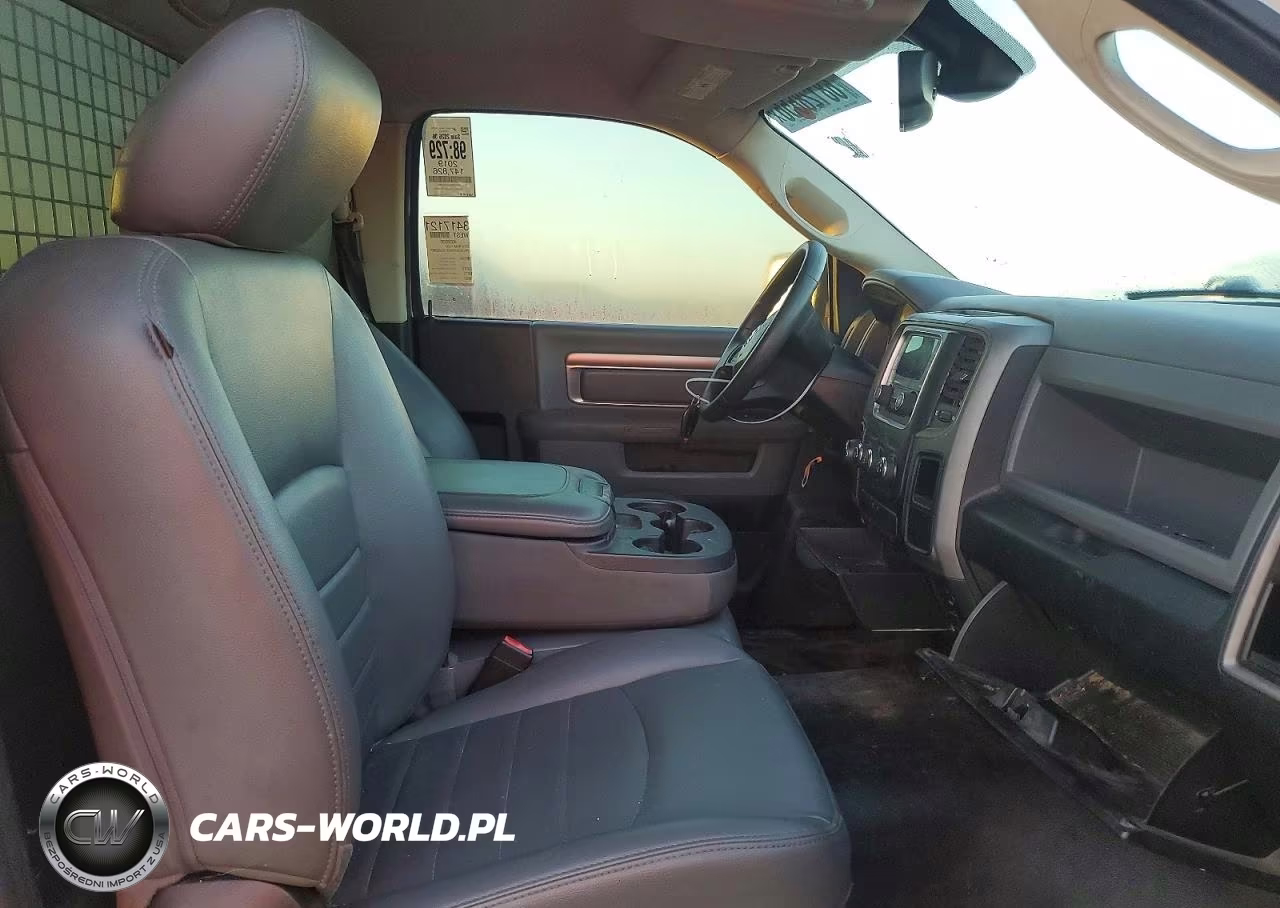 2019 Ram 1500 Classic Tradesman VIN:3C6JR6DG1KG503871 - 10