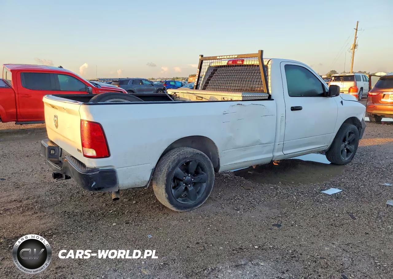 2019 Ram 1500 Classic Tradesman VIN:3C6JR6DG1KG503871 - 3