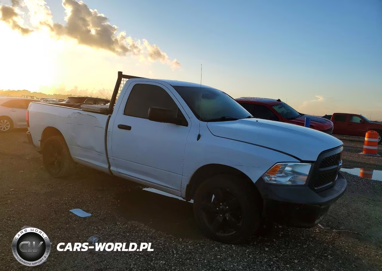 2019 Ram 1500 Classic Tradesman VIN:3C6JR6DG1KG503871 - 4