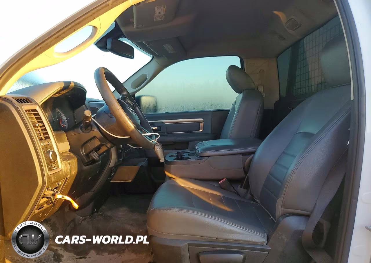 2019 Ram 1500 Classic Tradesman VIN:3C6JR6DG1KG503871 - 7