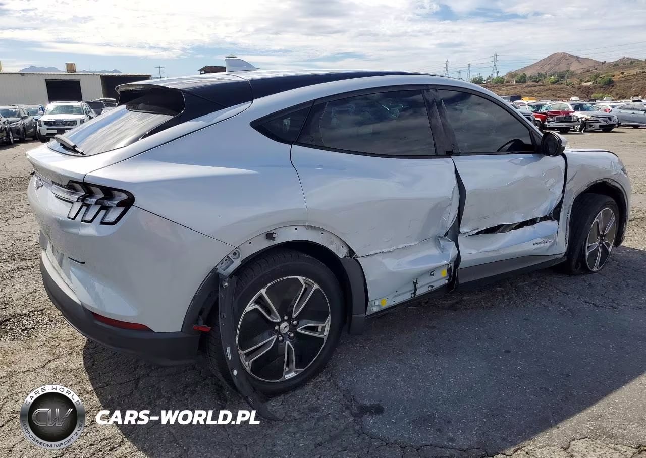 2022 Ford Mustang Mach-E Select VIN:3FMTK1SS5NMA20353 - 3