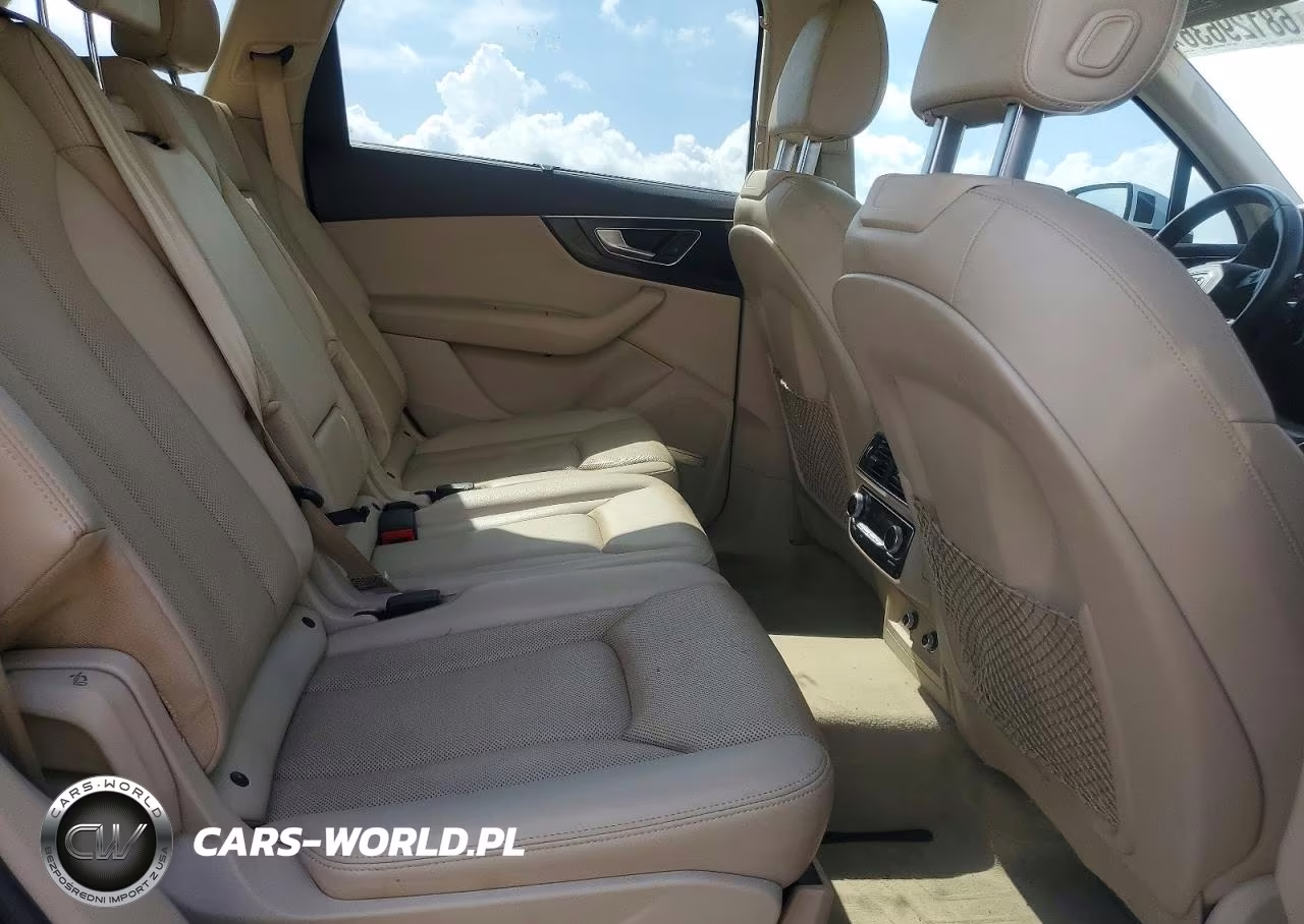 2019 Audi Q7 Premium Plus VIN:WA1LAAF74KD010489 - 11