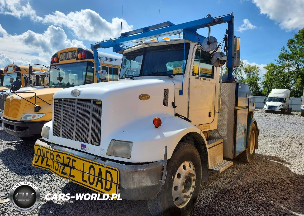 1999 Peterbilt 330 VIN:3WPNAD7X3XF486730 - 1