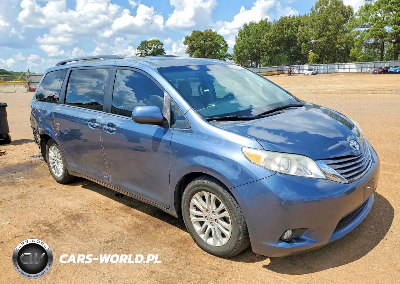 2017 Toyota Sienna Xle 8-Passenger VIN:5TDYZ3DC1HS778279 - 4