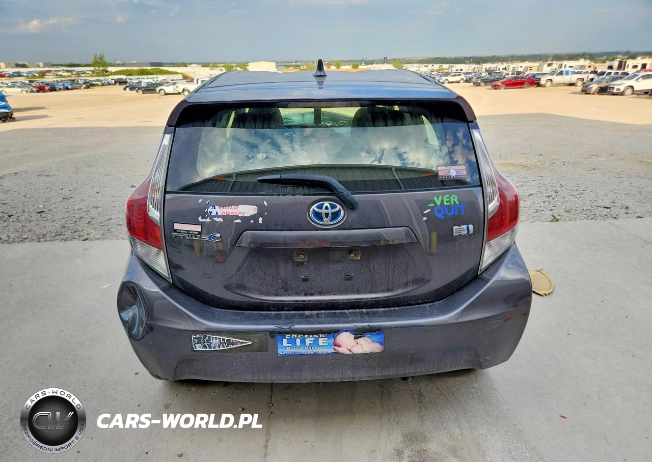 2015 Toyota Prius C Two VIN:JTDKDTB35F1577342 - 6