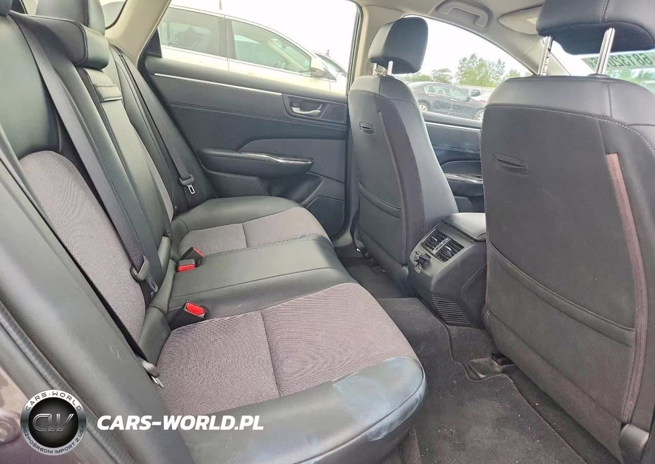 2018 Honda Clarity VIN:JHMZC5F12JC018042 - 10