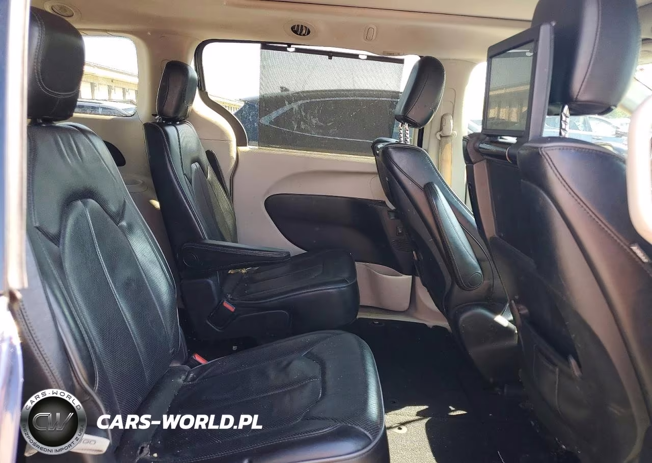 2018 Chrysler Pacifica Limited VIN:2C4RC1GG0JR251647 - 11