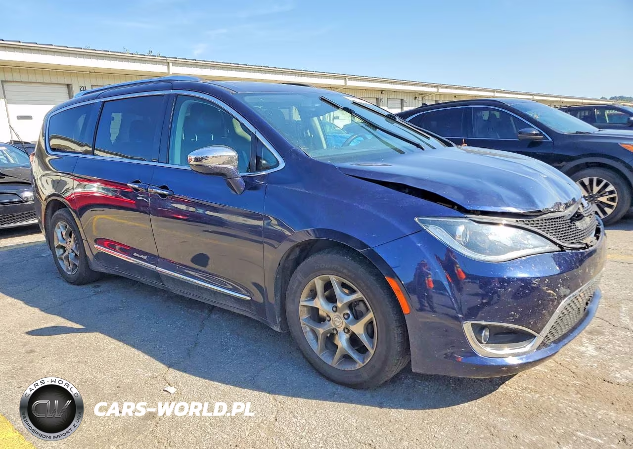 2018 Chrysler Pacifica Limited VIN:2C4RC1GG0JR251647 - 4
