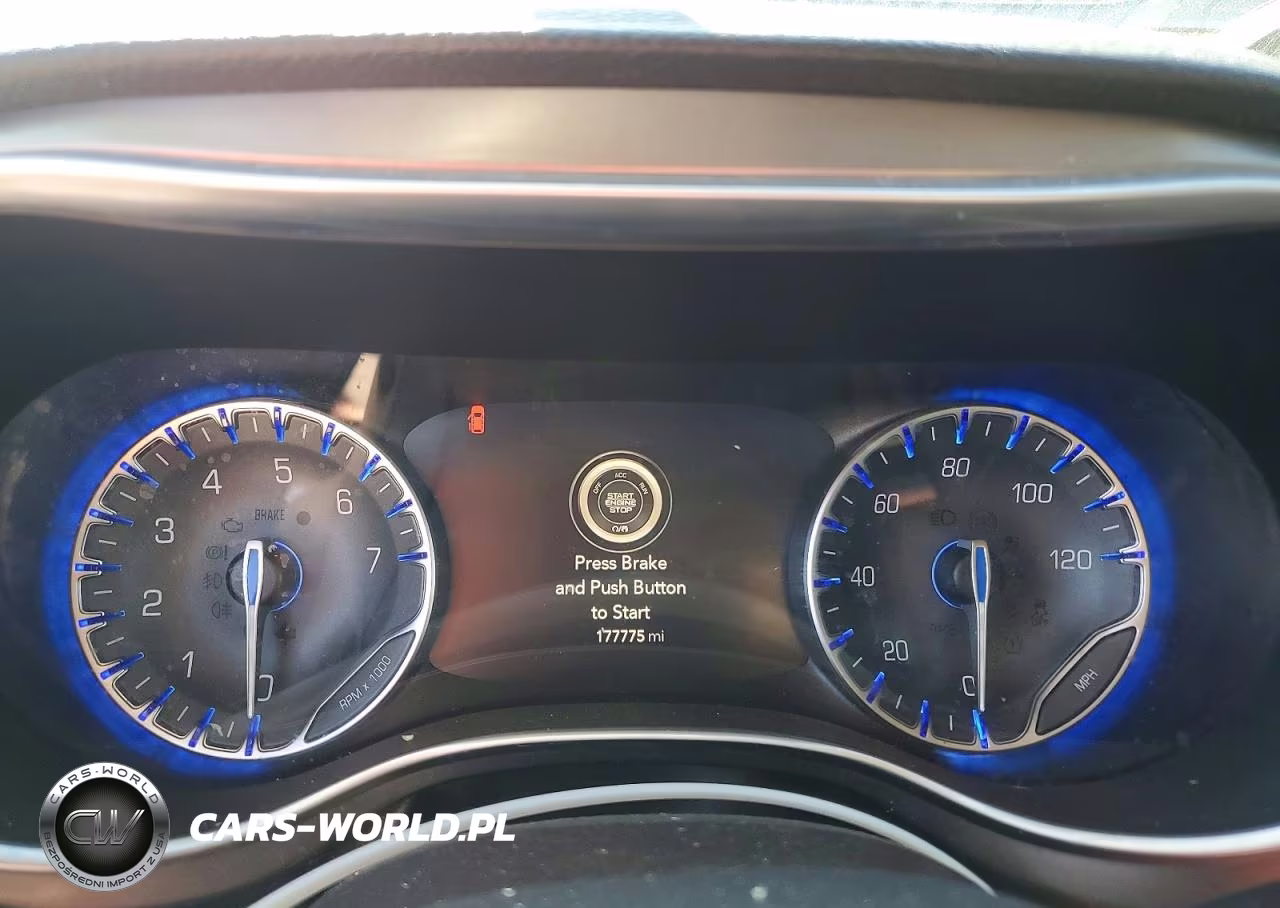 2018 Chrysler Pacifica Limited VIN:2C4RC1GG0JR251647 - 9