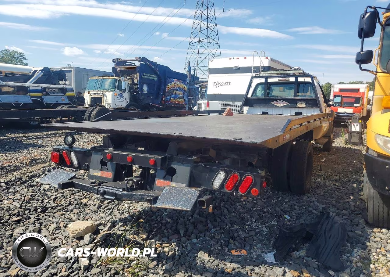 2013 Ford F550 Super Duty VIN:1FDUF5GY1DEA43078 - 3