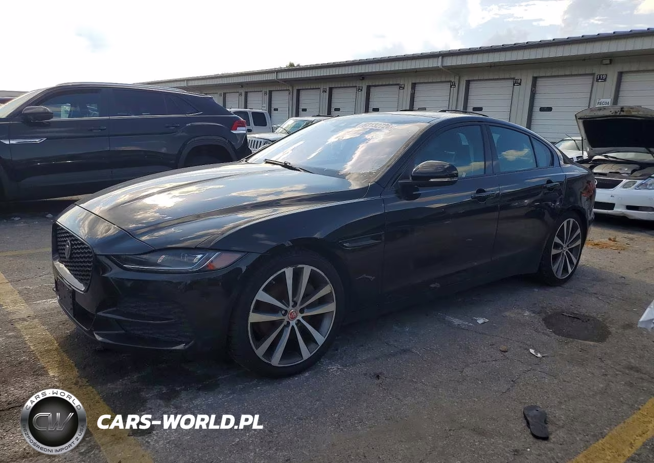 2020 Jaguar Xe S – zdjęcie 1 z 12