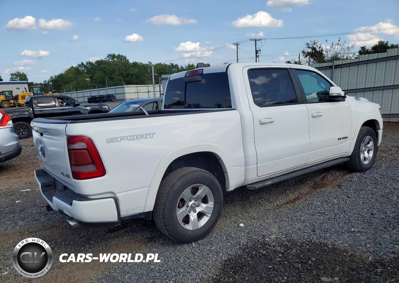 2020 Ram 1500 Laramie VIN:1C6SRFJM6LN250649 - 3