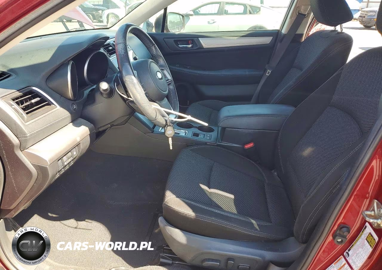 2018 Subaru Outback 2.5I Premium VIN:4S4BSAFC1J3204392 - 7