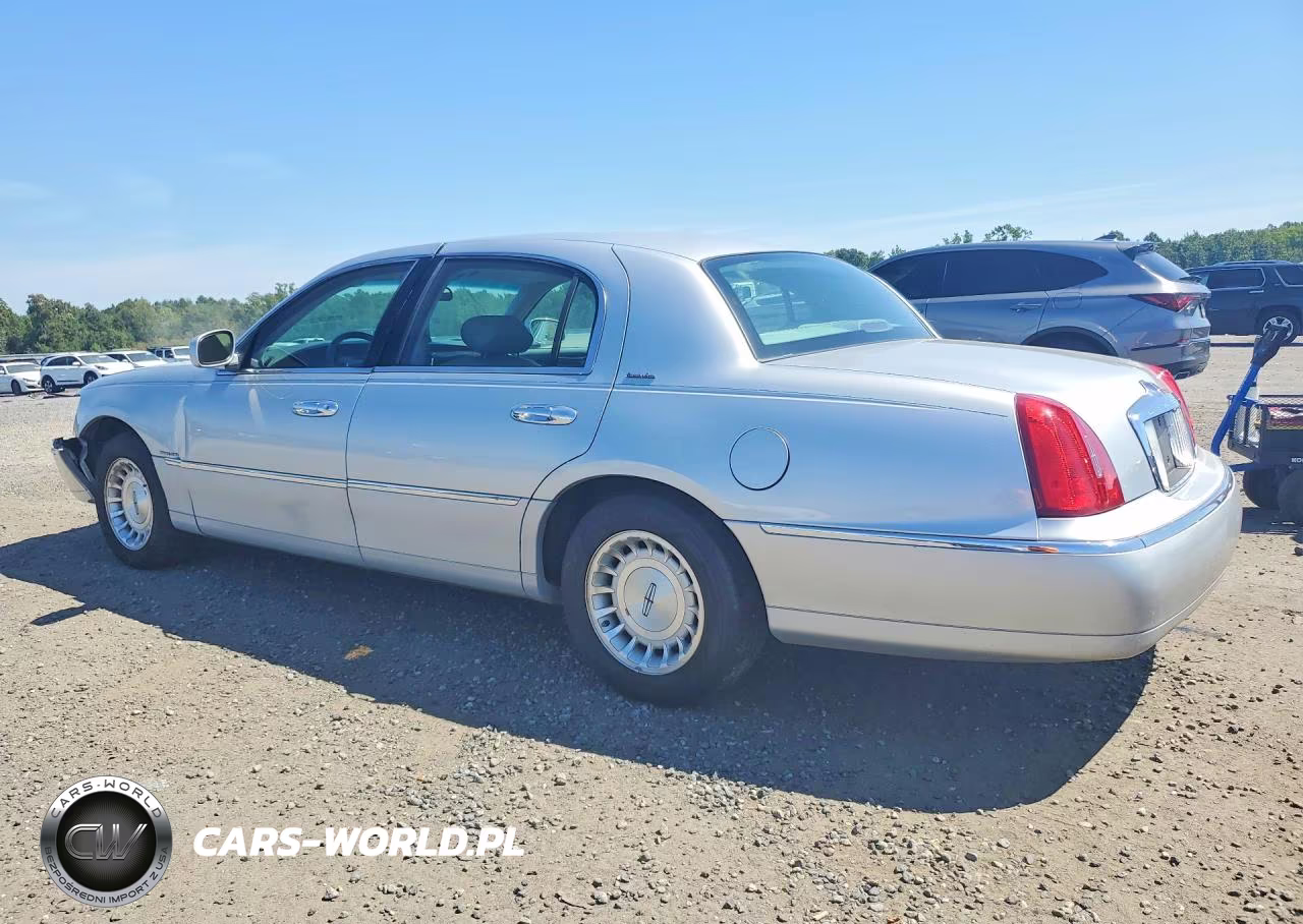 1998 Lincoln Town Car Executive VIN:1LNFM81W8WY727764 - 2