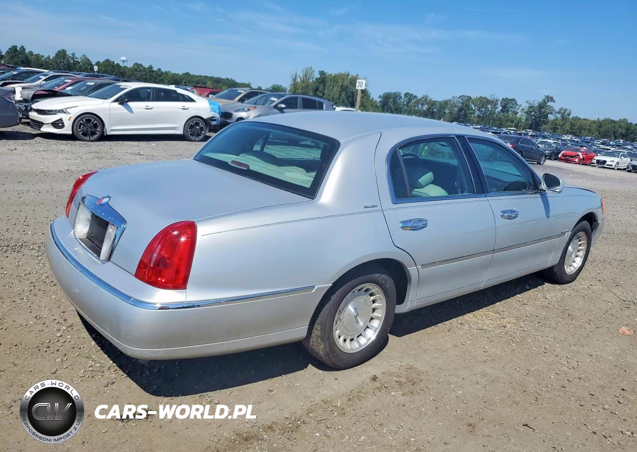 1998 Lincoln Town Car Executive VIN:1LNFM81W8WY727764 - 3