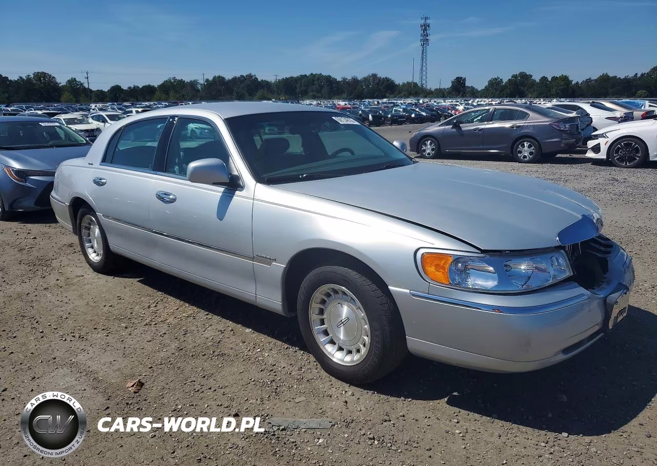 1998 Lincoln Town Car Executive VIN:1LNFM81W8WY727764 - 4
