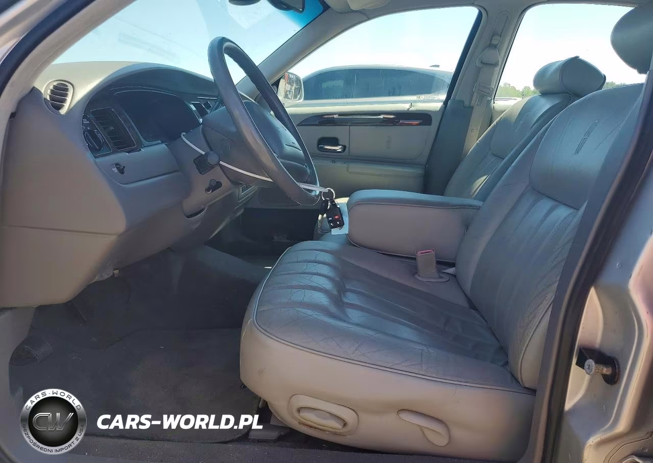 1998 Lincoln Town Car Executive VIN:1LNFM81W8WY727764 - 7