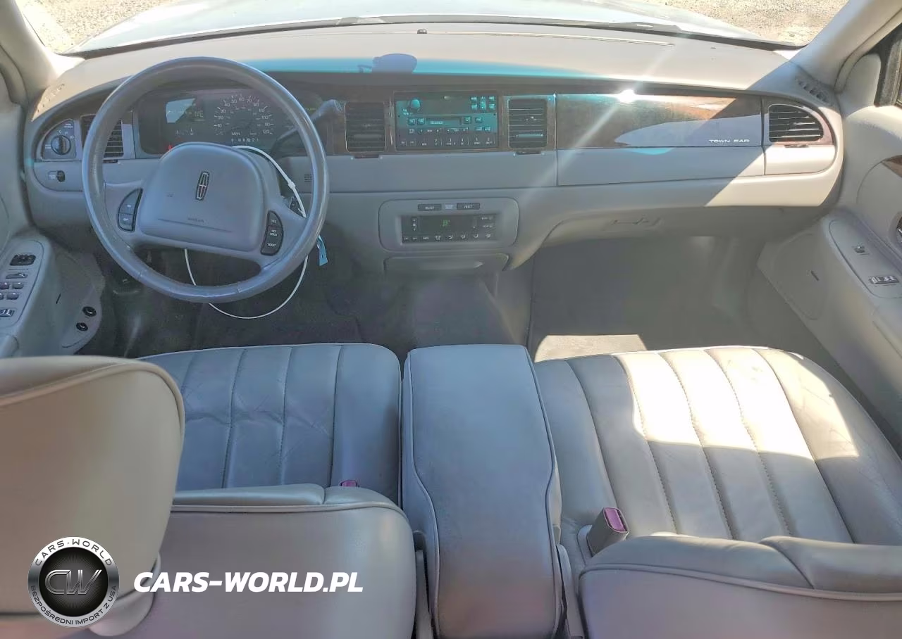 1998 Lincoln Town Car Executive VIN:1LNFM81W8WY727764 - 8