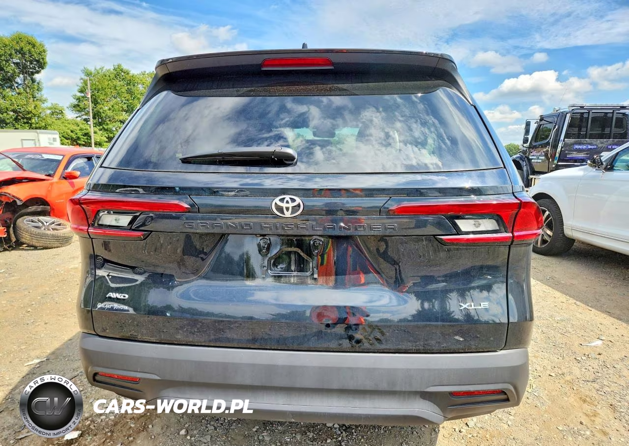 2026 Toyota Grand Highlander Xle VIN:5TDAAAB54TS105660 - 6