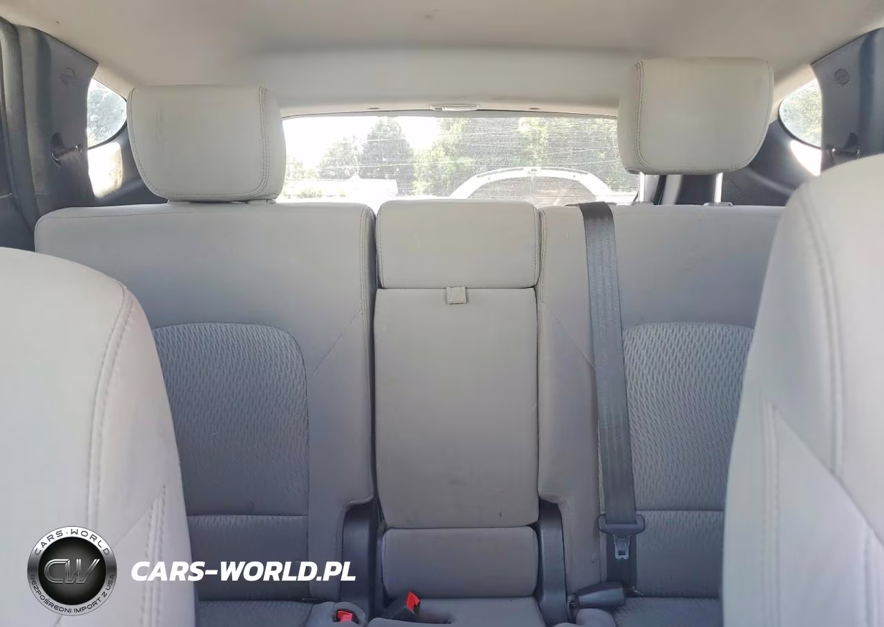 2018 Hyundai Santa Fe Sport 2.4L VIN:5NMZT3LBXJH076601 - 10