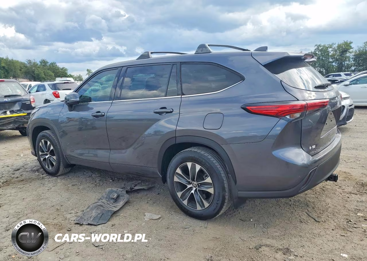 2022 Toyota Highlander Le VIN:5TDBZRBH2NS573329 - 2