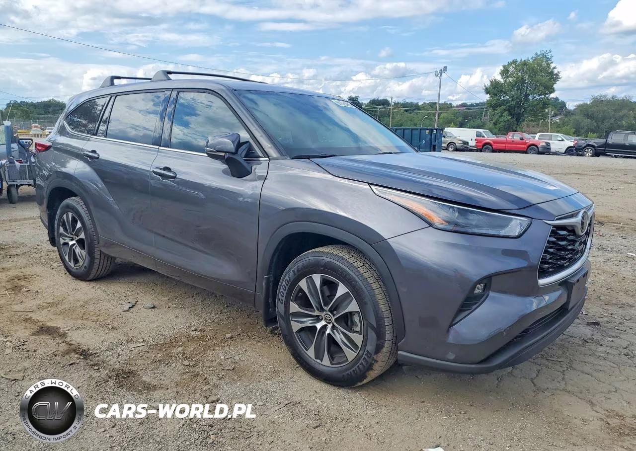 2022 Toyota Highlander Le VIN:5TDBZRBH2NS573329 - 4