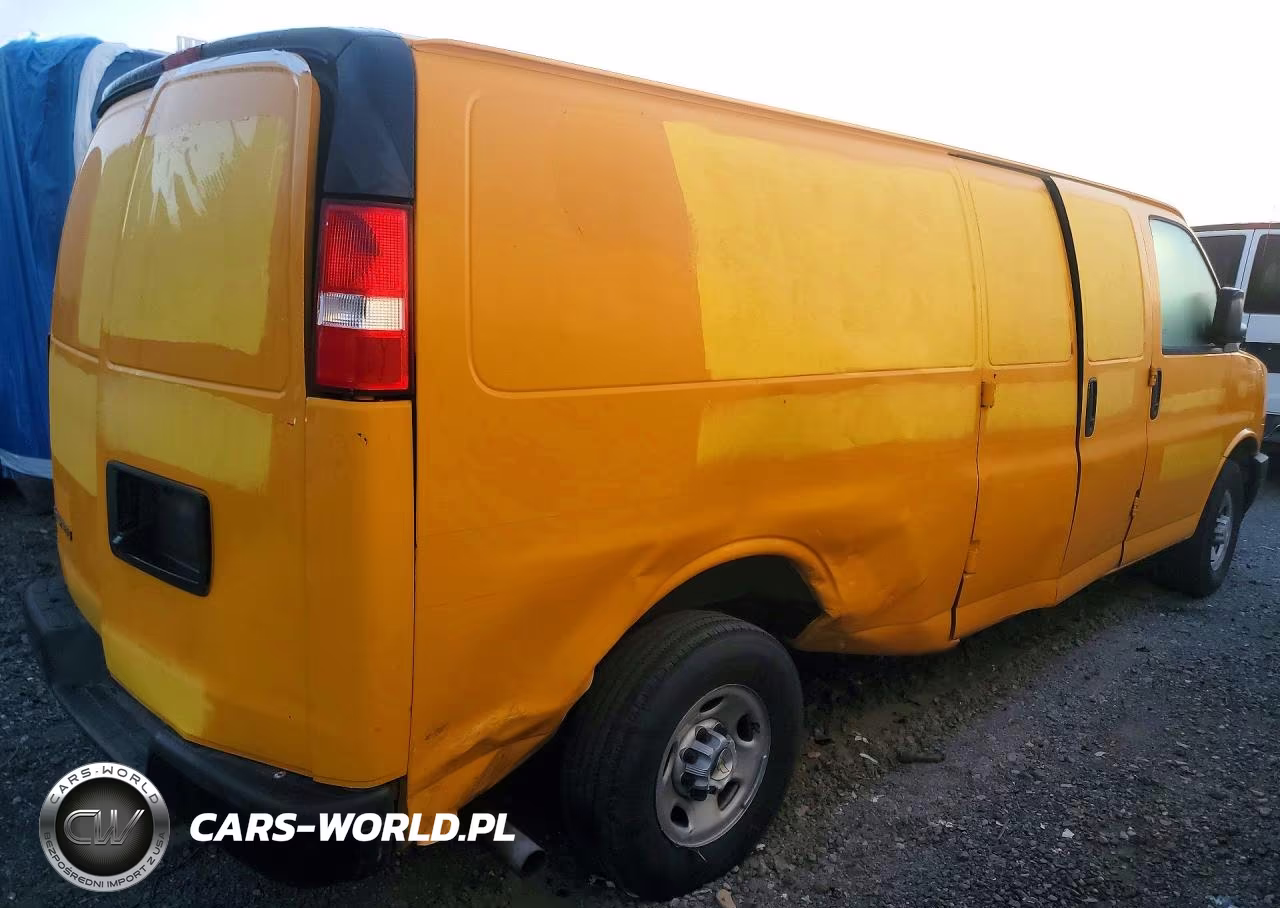 2024 Chevrolet Express G2500 VIN:1GCWGBFP0R1102945 - 3