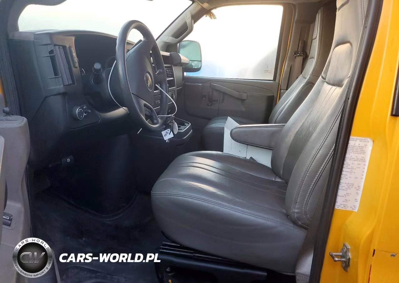 2024 Chevrolet Express G2500 VIN:1GCWGBFP0R1102945 - 7