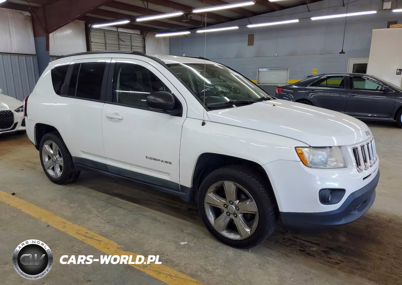 2022 Jeep Compass Limited VIN:1J4NF5FB3BD277869 - 4