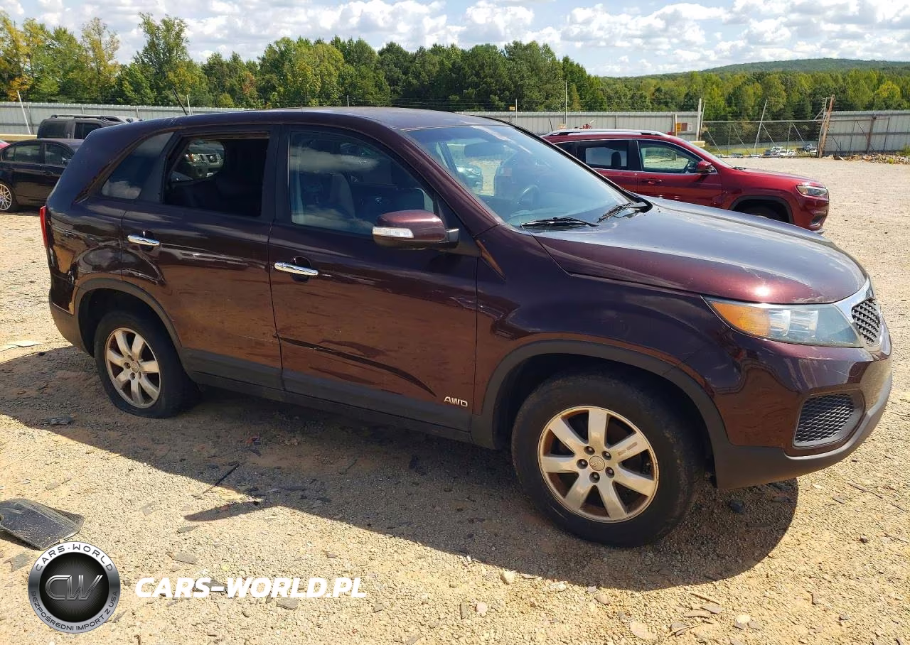 2012 Kia Sorento Lx VIN:5XYKTCA63CG275641 - 4