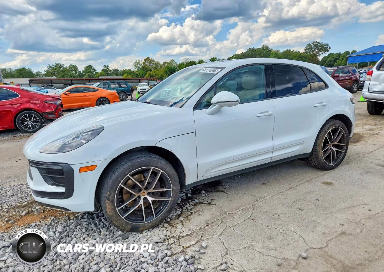 2023 Porsche Macan Base