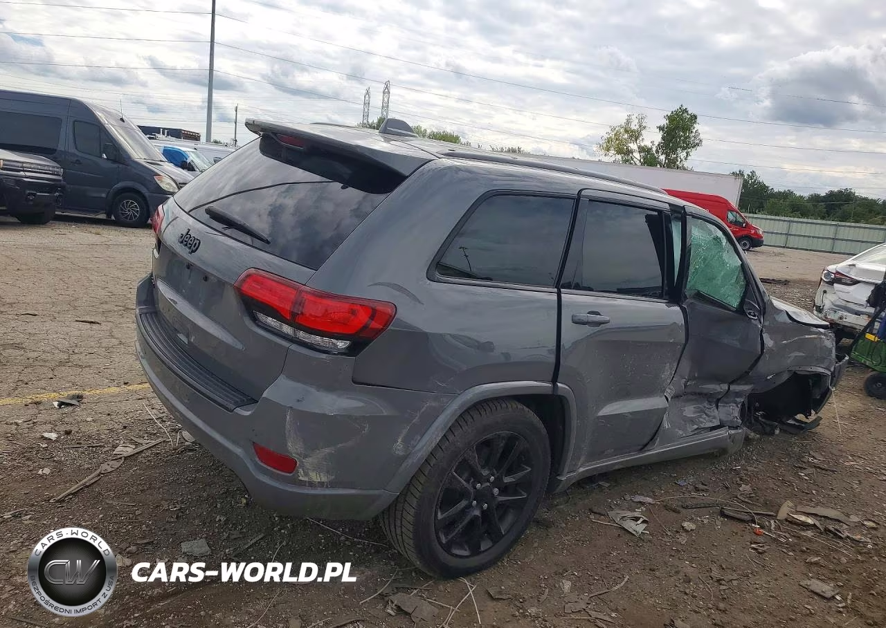 2019 Jeep Grand Cherokee Laredo VIN:1C4RJFAG6KC609825 - 3