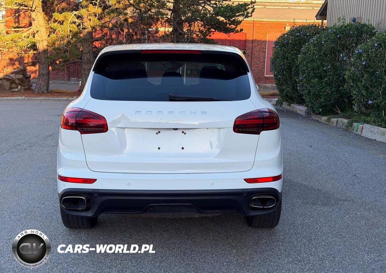 2015 Porsche Cayenne VIN:WP1AF2A28FLA38063 - 11
