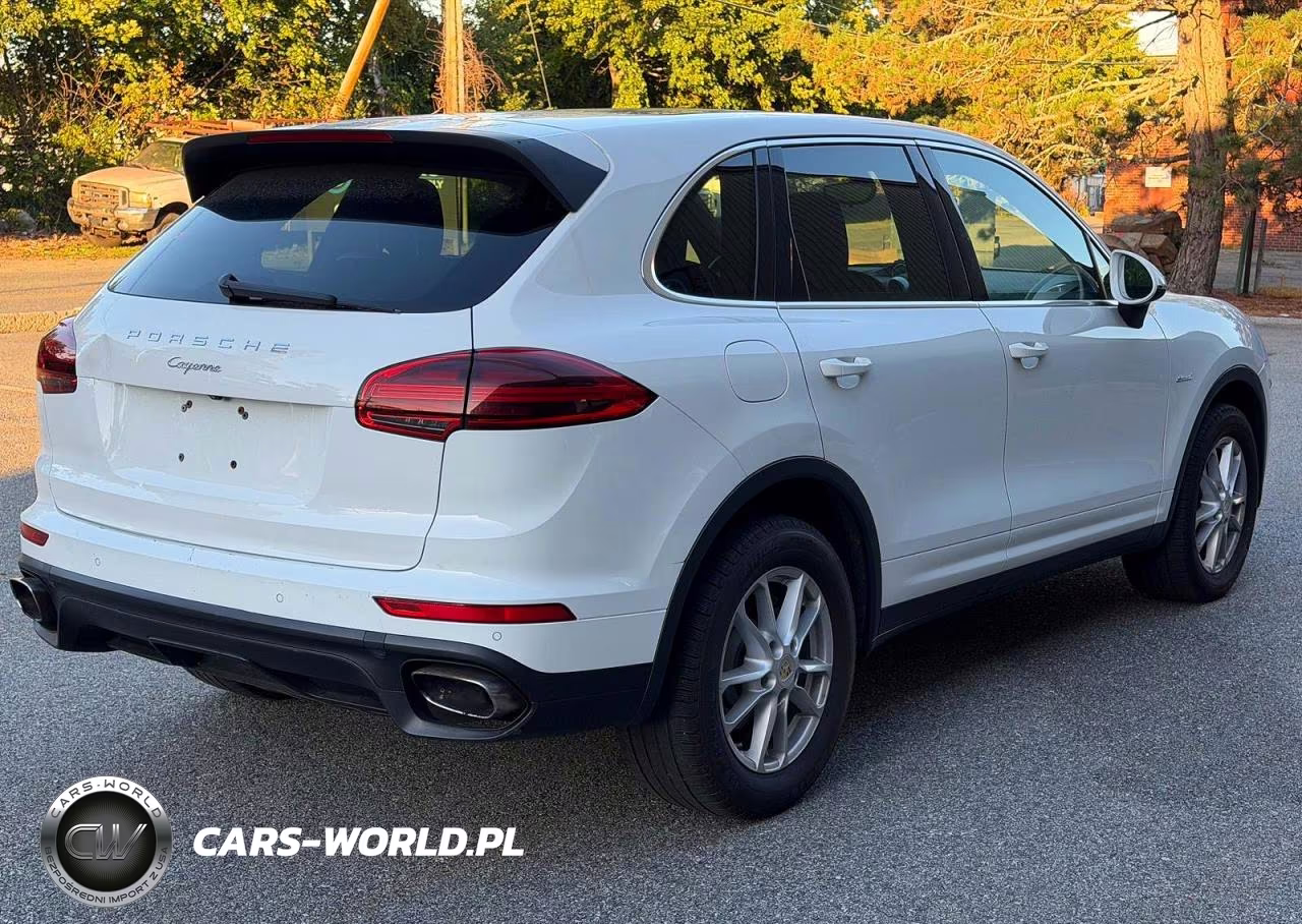 2015 Porsche Cayenne VIN:WP1AF2A28FLA38063 - 4