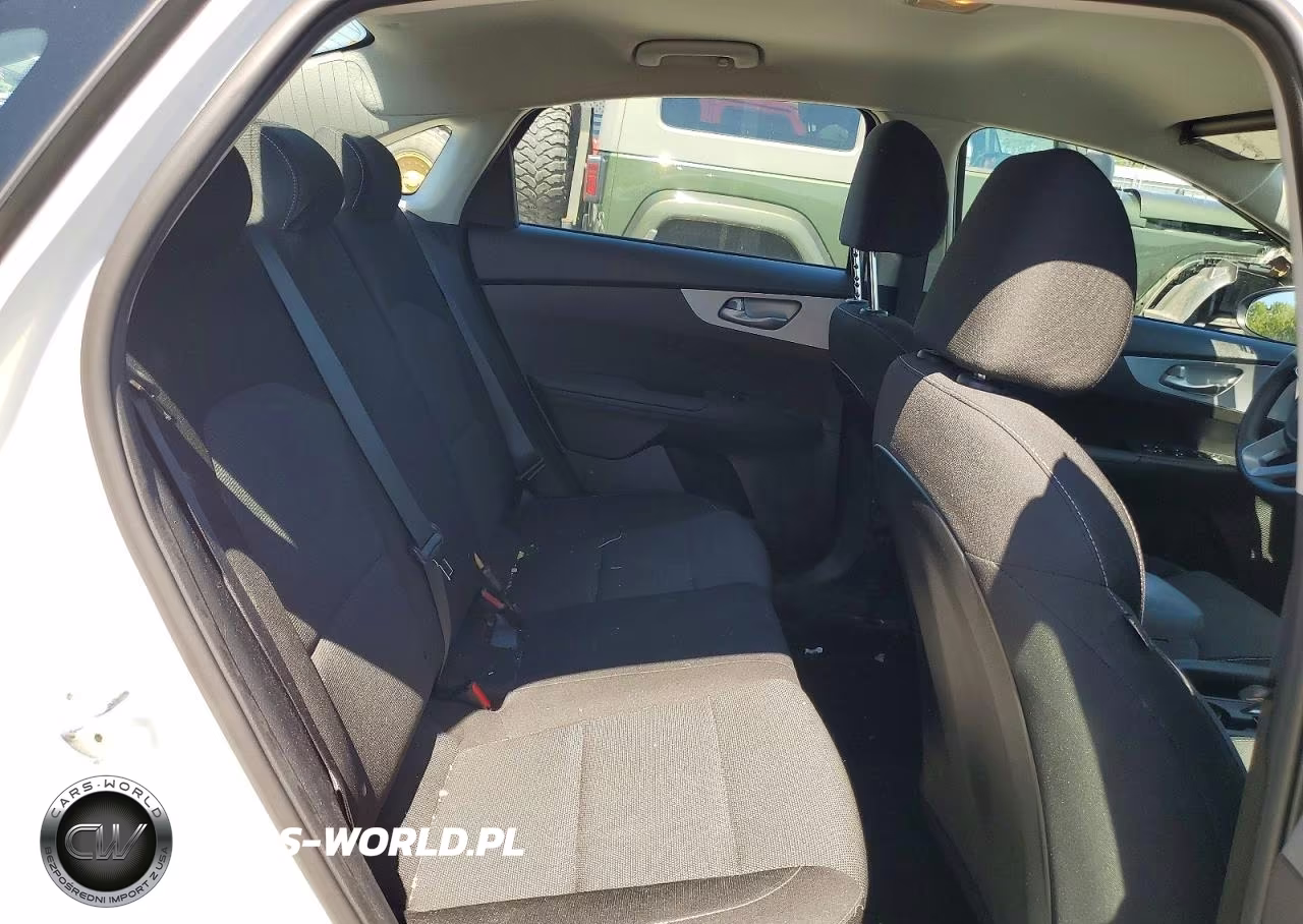 2023 Kia Forte Lxs VIN:3KPF24AD6PE518385 - 10