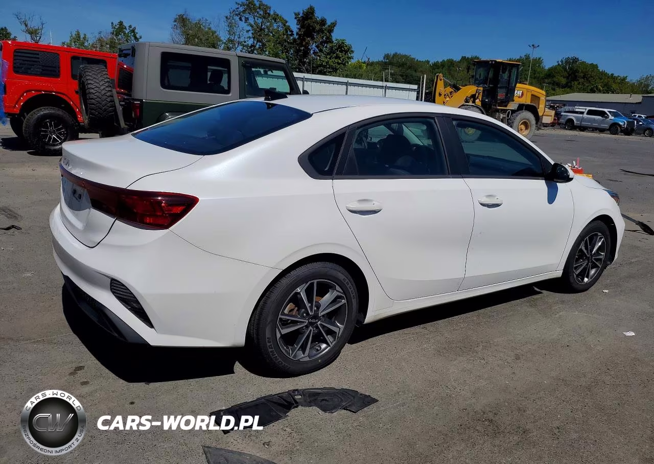 2023 Kia Forte Lxs VIN:3KPF24AD6PE518385 - 3