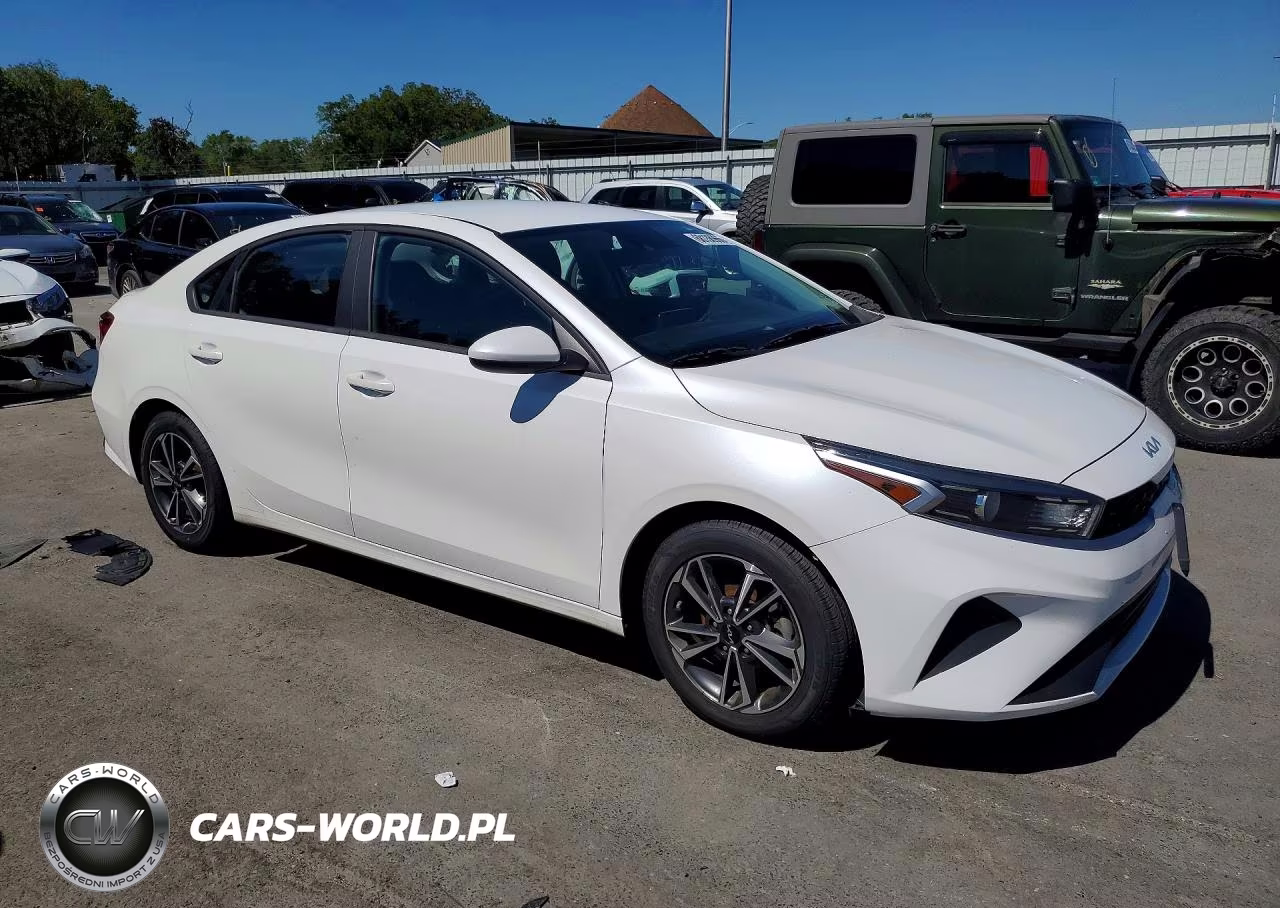 2023 Kia Forte Lxs VIN:3KPF24AD6PE518385 - 4
