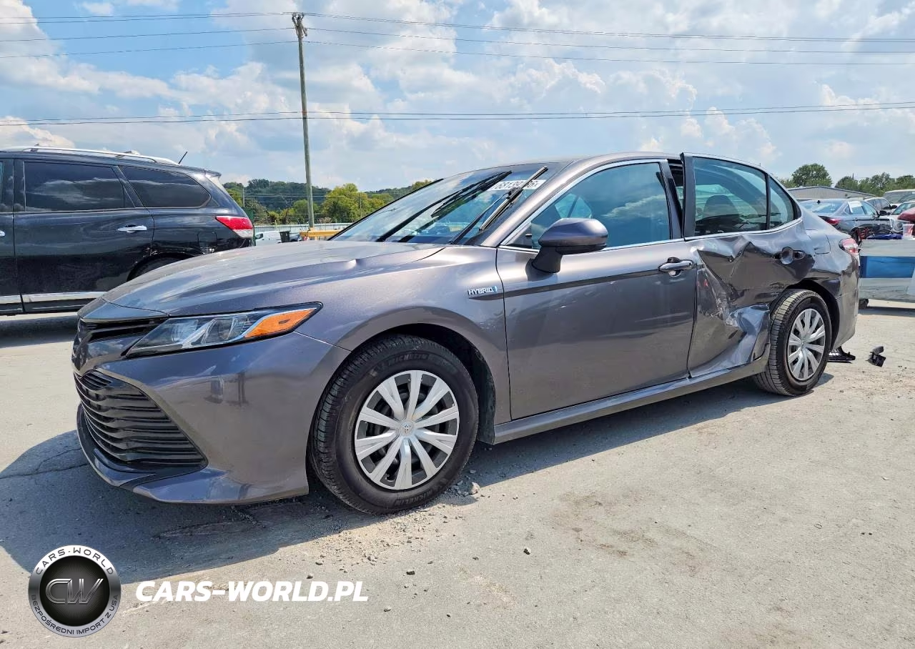 2020 Toyota Camry Le – zdjęcie 1 z 12