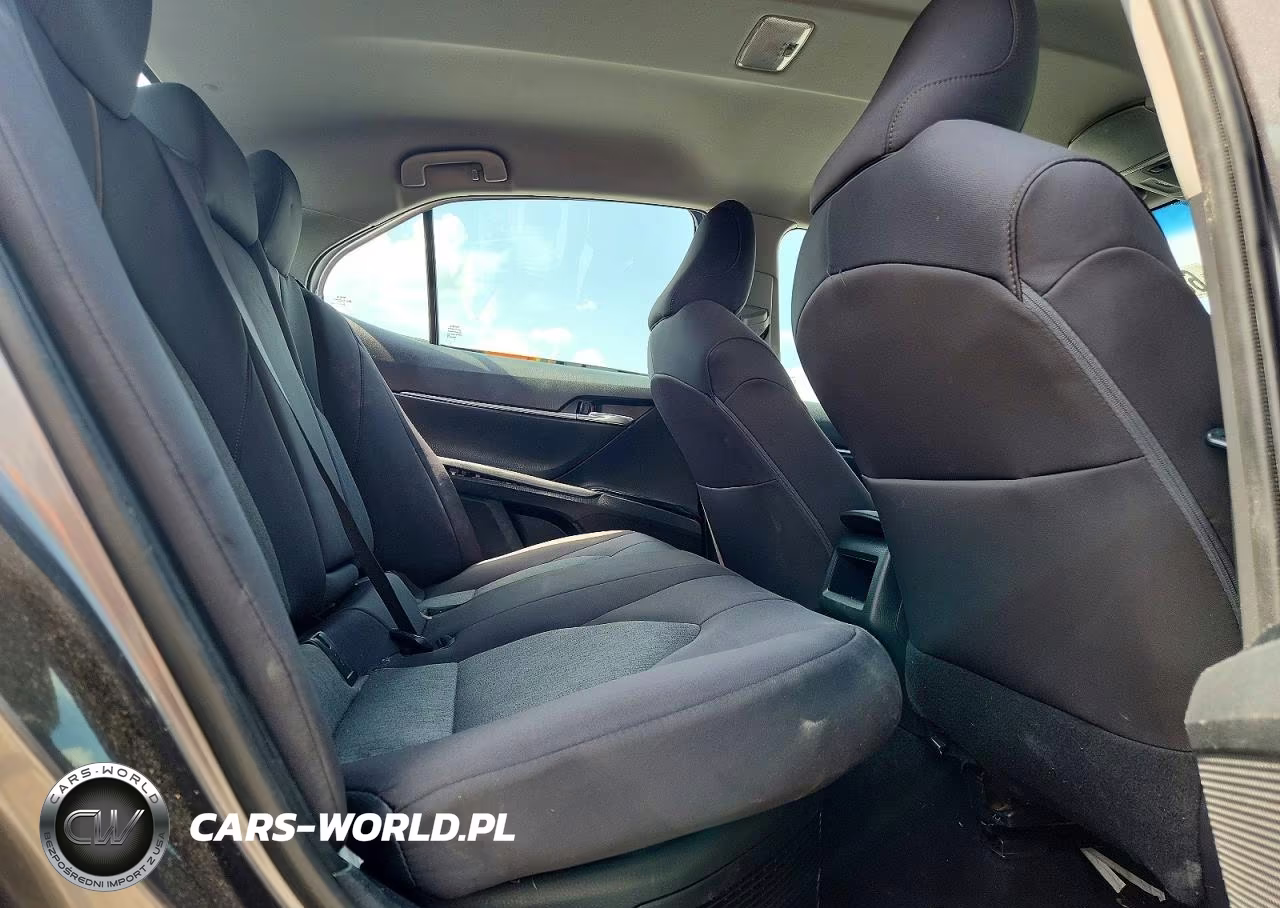 2020 Toyota Camry Le VIN:4T1C31AK2LU519652 - 10