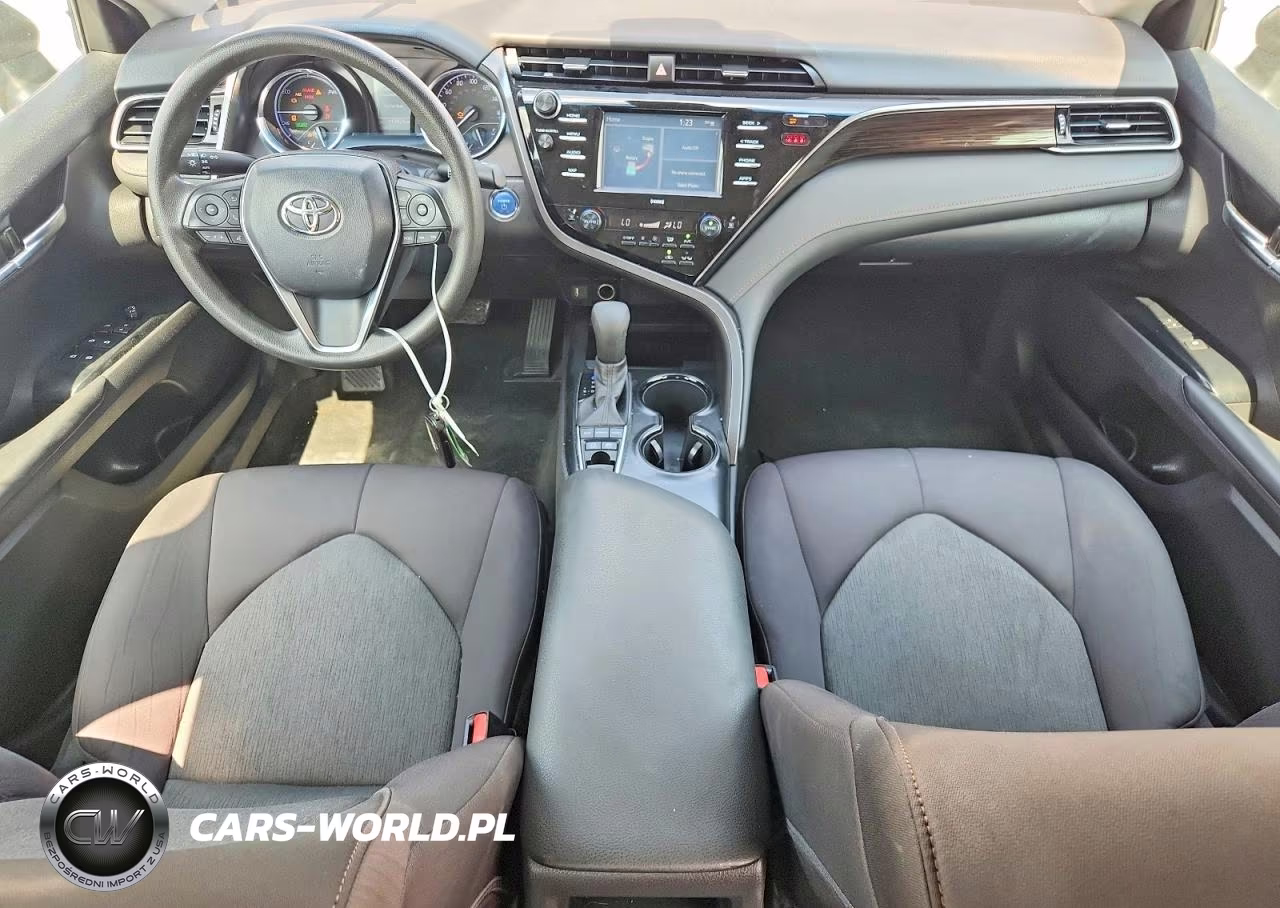 2020 Toyota Camry Le VIN:4T1C31AK2LU519652 - 8
